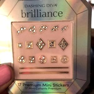 Dashing Diva 17 nail stickers